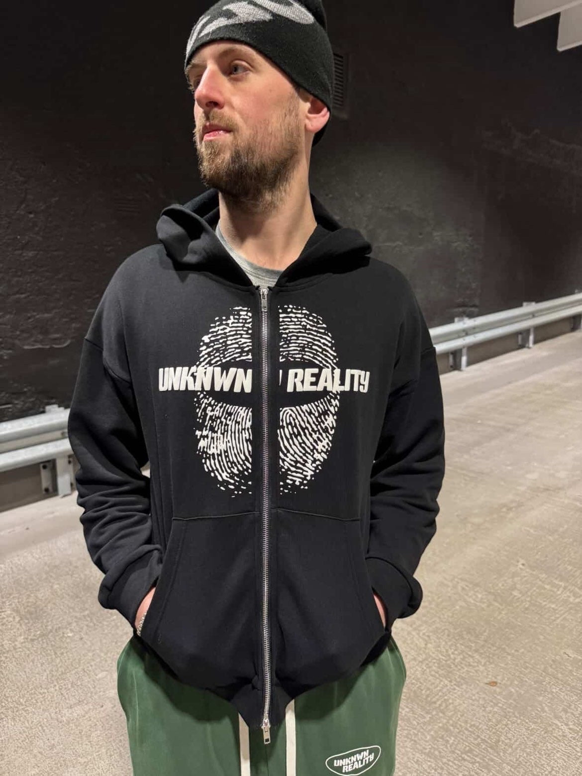 UNKNWN GRAPHIC ZIP HOODIE - BLACK
