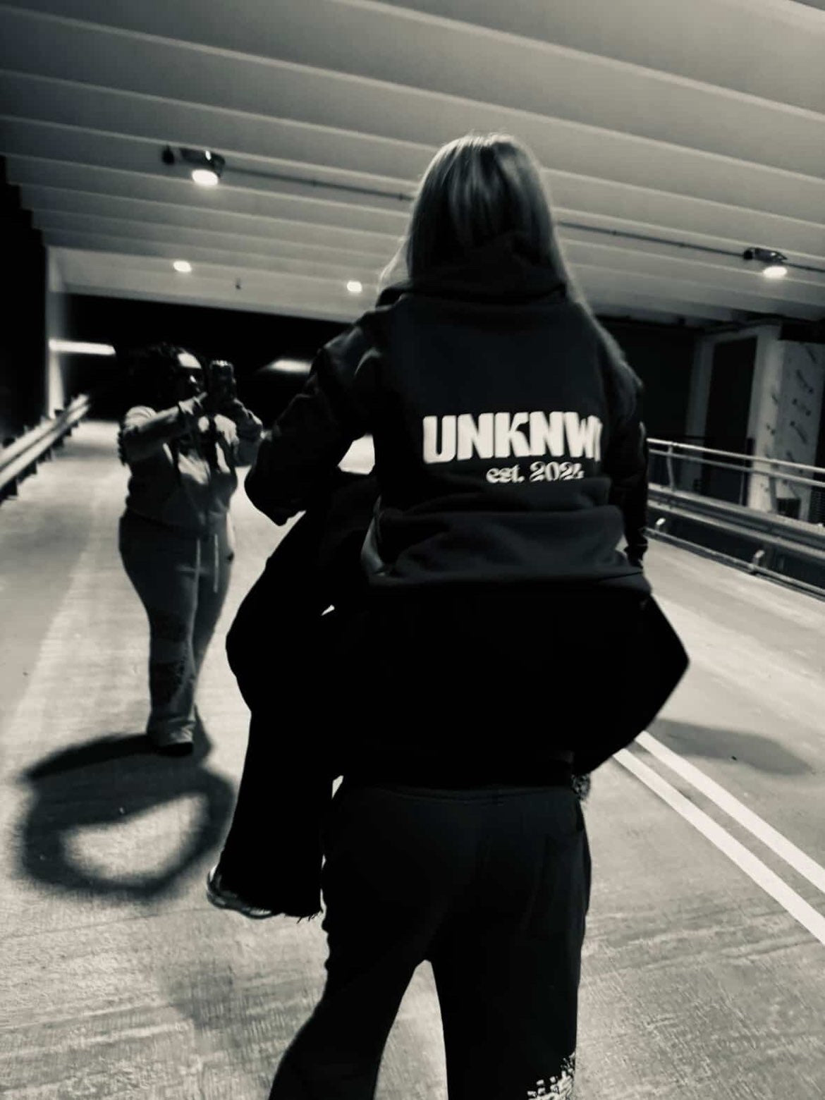 UNKNWN GRAPHIC ZIP HOODIE - BLACK
